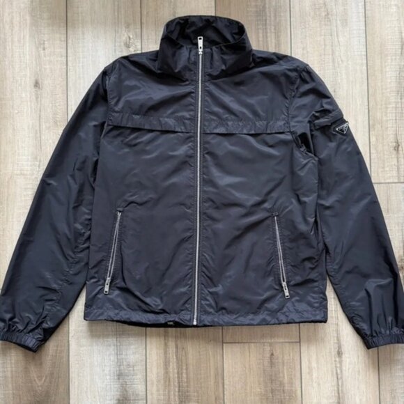 😍Authentic Prada Olive Green Men's windbreaker 😍 - Picture 1 of 15